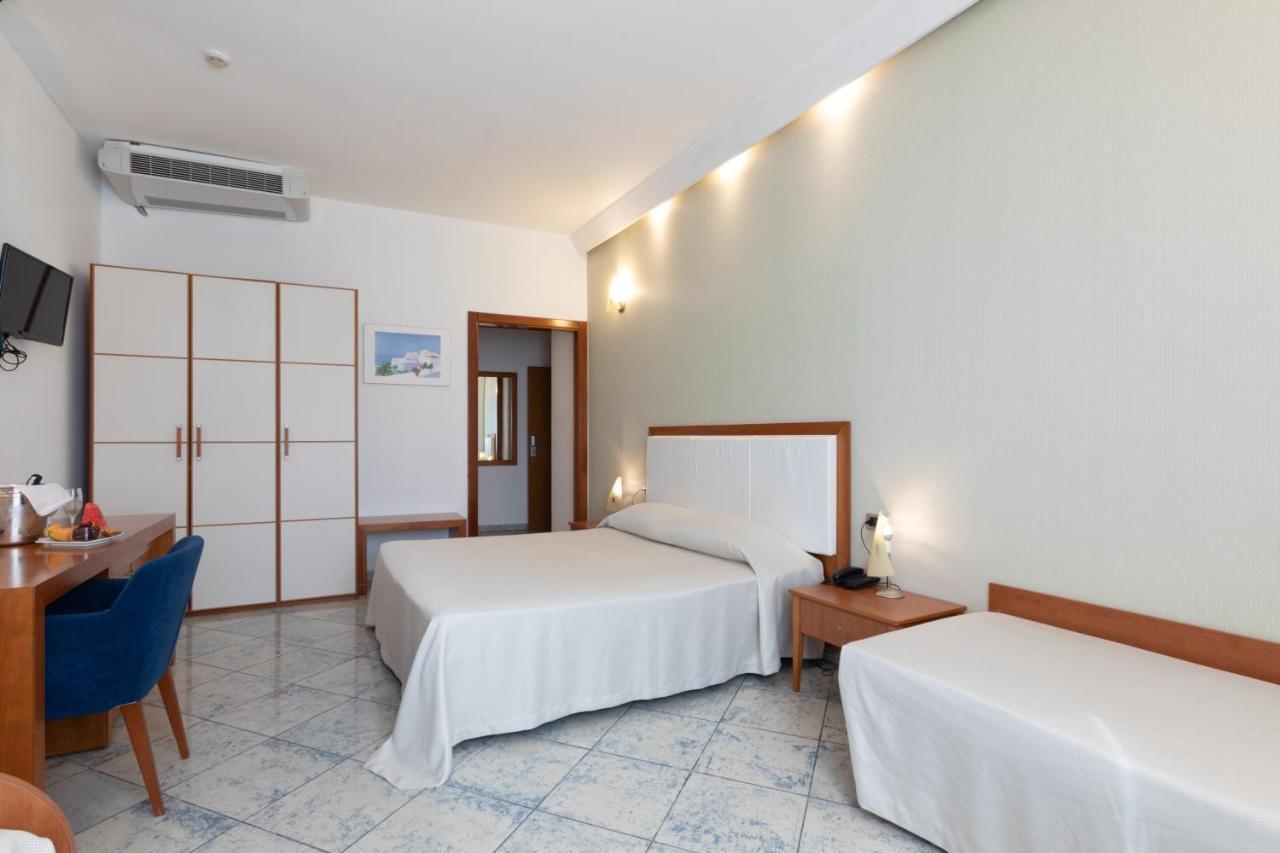 Hotel Aurora E Del Benessere Santa Cesarea Terme Exterior foto